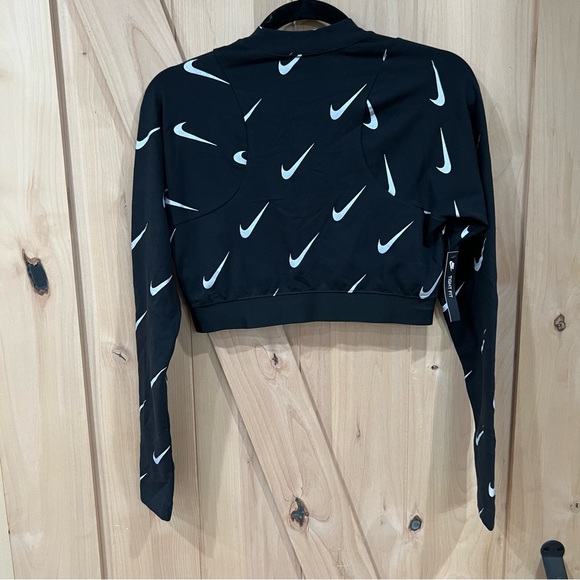 Nike Sportswear Cropped Top Size Medium NWT! Black Long Sleeve Crop Shirt - Picture 8 of 15